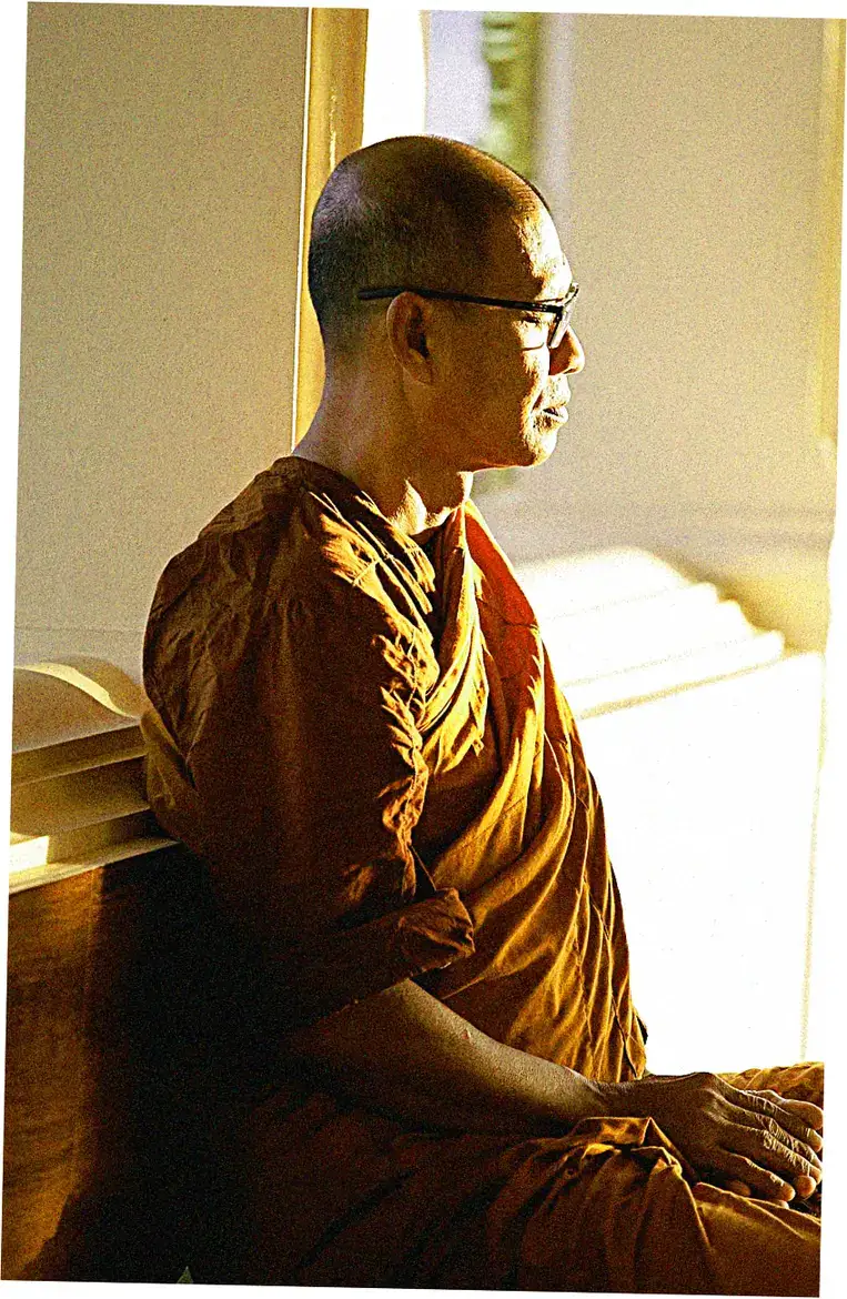 What Buddhist food practices reduce kitchen waste?