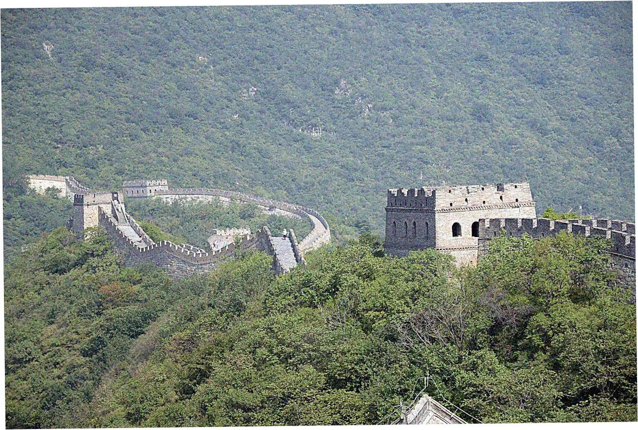 Are there tours available for Southern Great Wall?