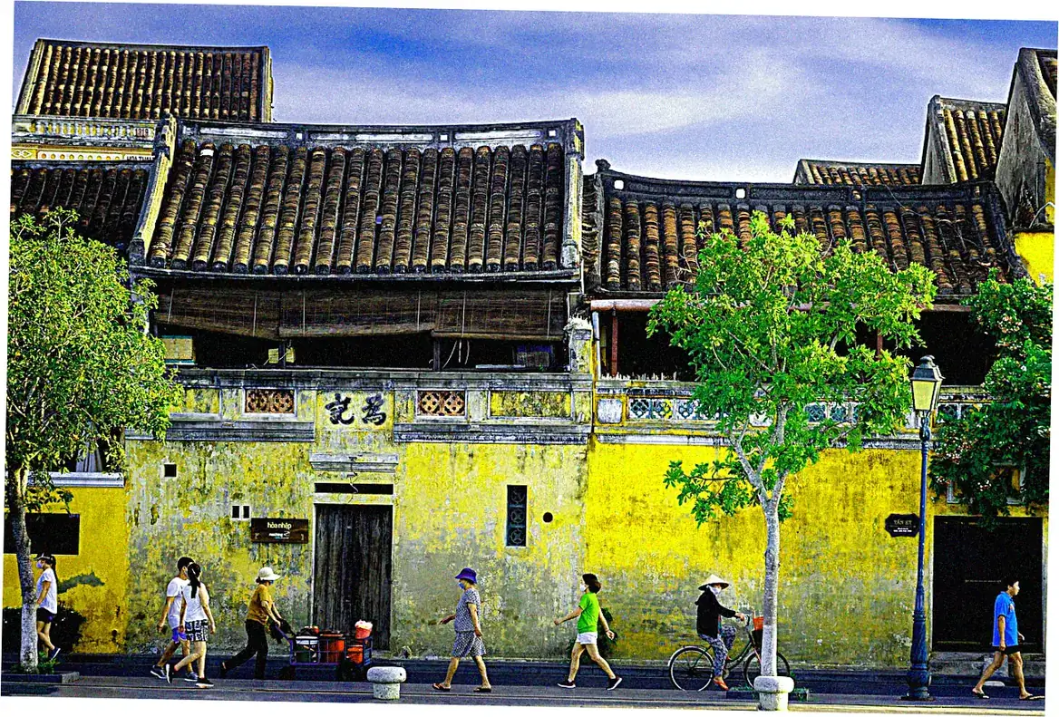 Shopping Near Your Lijiang Accommodation