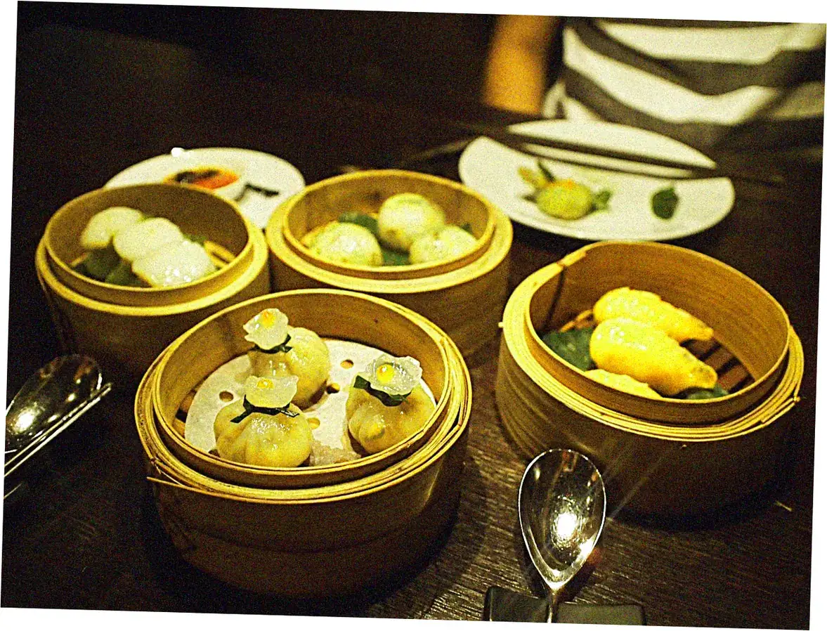Unique Dining Experiences: Beyond the Ordinary