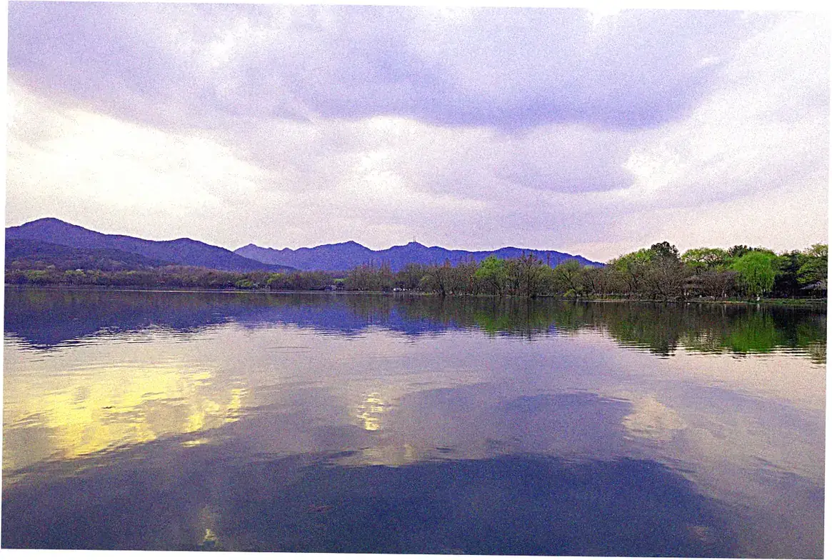 Top Attractions and the Ten Scenes of West Lake
