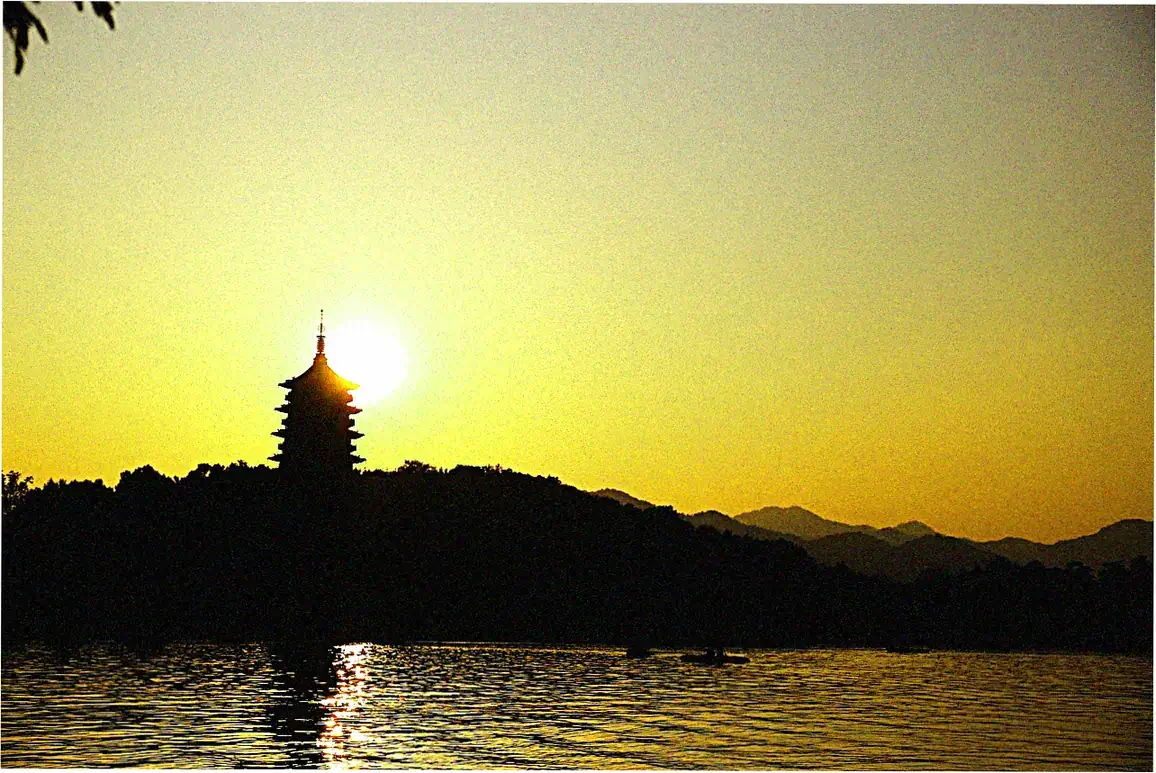 Hangzhou's Traditional Streets and Architecture