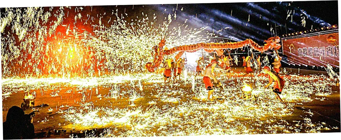 Planning Your Visit and Experiencing the Festival