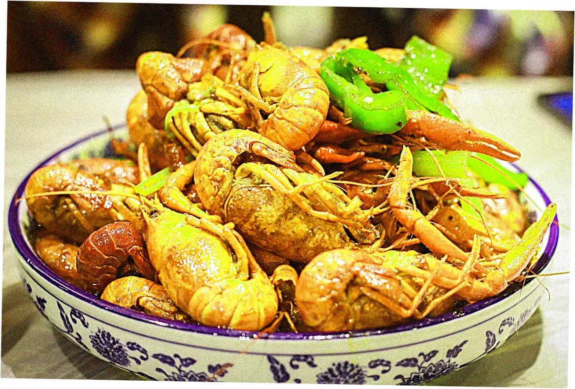 Shanghai’s Top Food Delights: Xiaolongbao, Hairy Crab, Shengjian