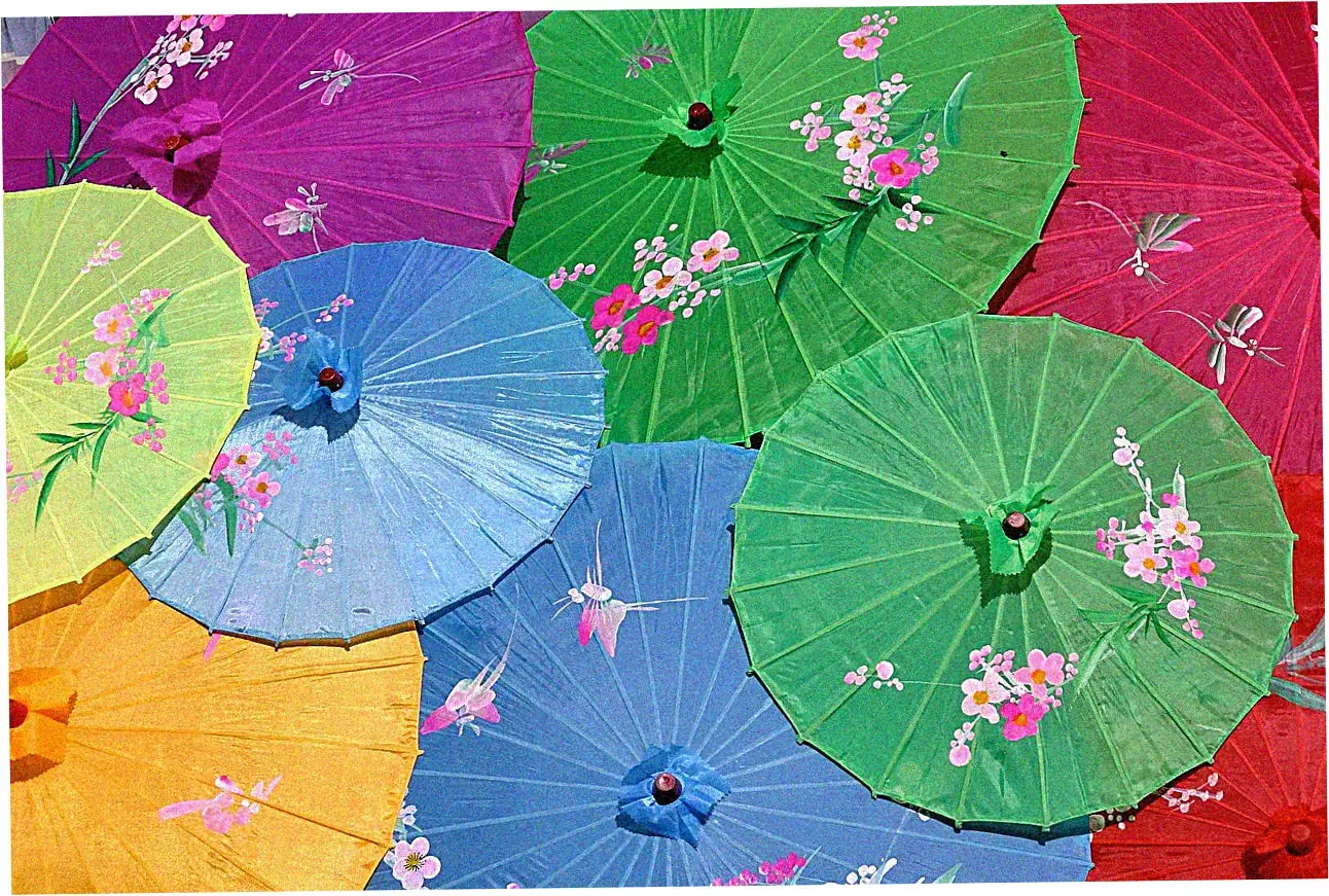 If you're flying to Jingdezhen, here are your flight choices and how to get from the airport.