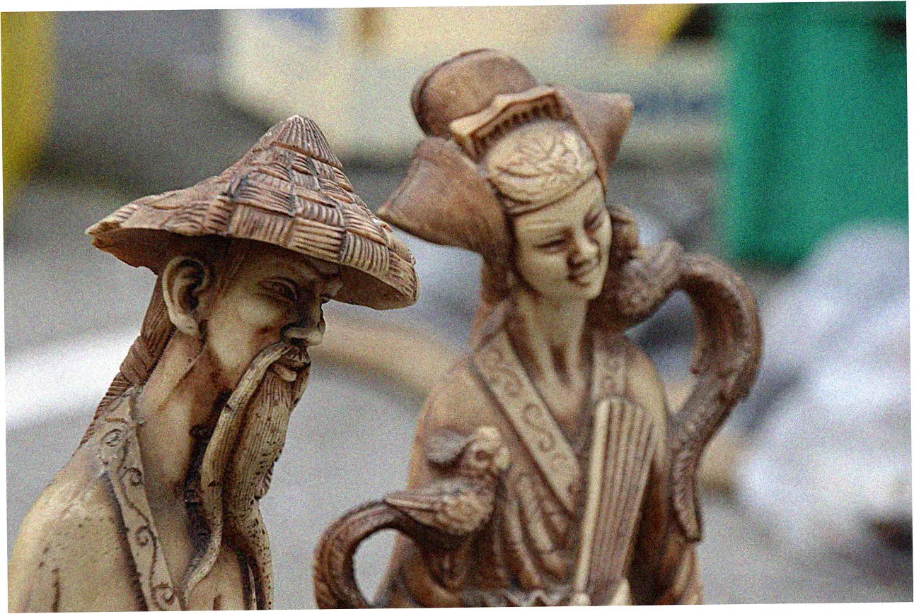 What does Fan Zhongyan’s Yueyang Tower poem mean?
