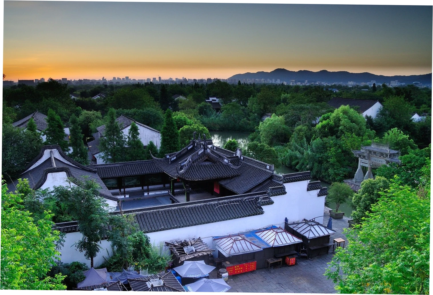 Best Time to Visit Hangzhou from Shanghai for a Day Trip