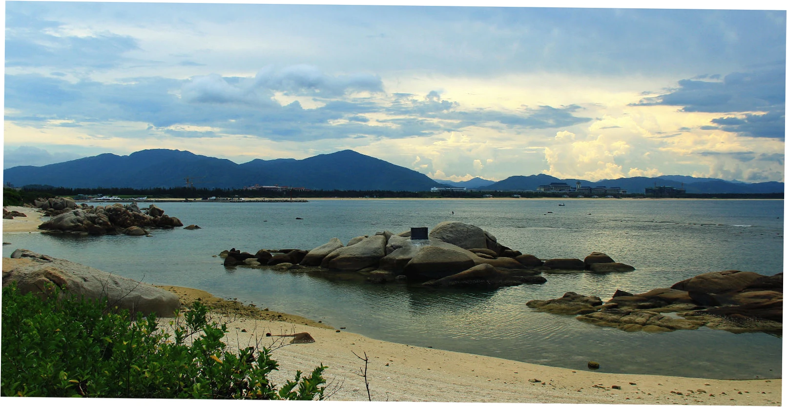 What is the average Sanya travel budget?